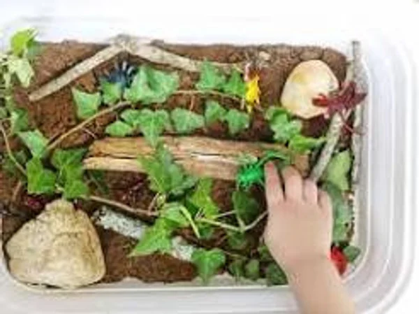 Bug hunt sensory bin